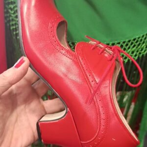 36-37-38-39-40-41 semiprofesional piel rojo , negro