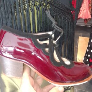 35 Jade charol burdeos cubano lacado oscuro